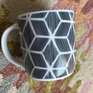 Donating FEB 15 DAISO Industries Co, Ltd Japanese Navy Blue Pattern mug NWT